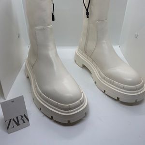 ZARA CREAM ZIP UP PLATFORM BOOTIES